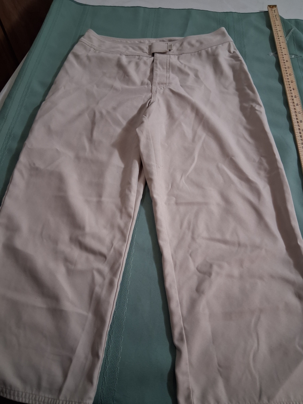 Pataloha Women's Light Cream Capri Pants — Classic Stretch Cropped Trousers
